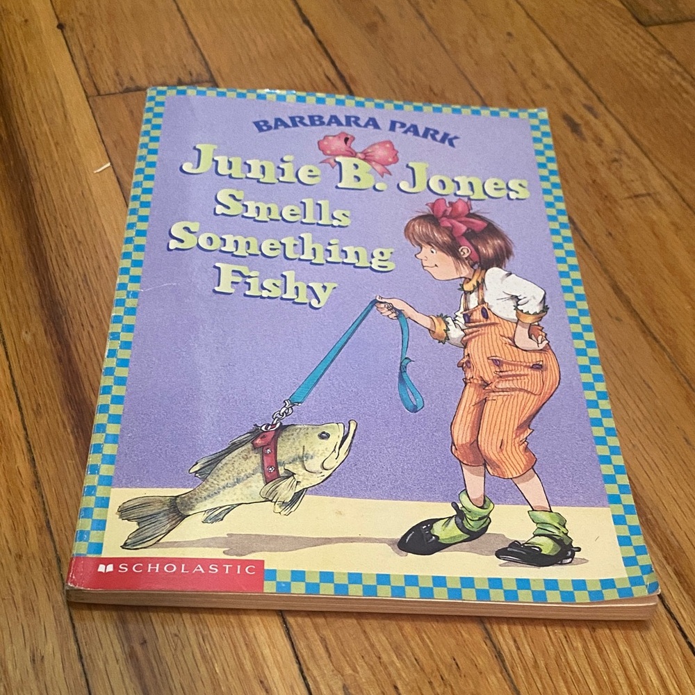 Scholastic Junie B. Jones Paperback Smells Something Fishy Book 12 of 28